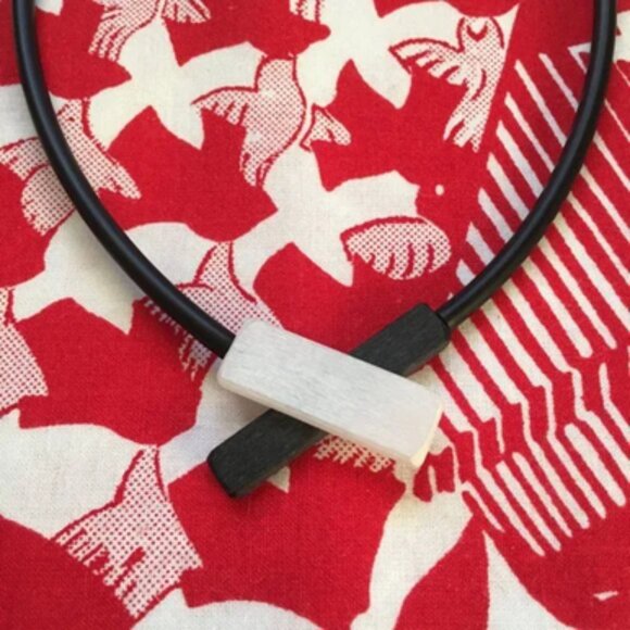 Black and White Criss Cross Wood Magnetic Closure Necklace - Picture 4 of 10